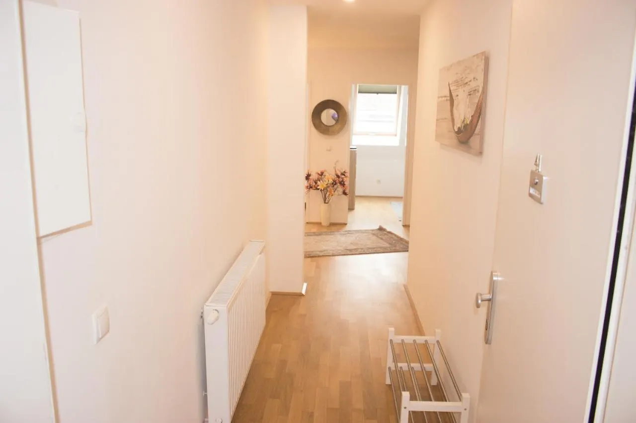 Der Terrassen-Rueckzugsort L Dg3'12 Wien Apartment